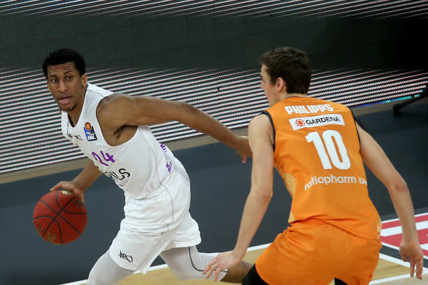 受足球的乐 受足球的乐