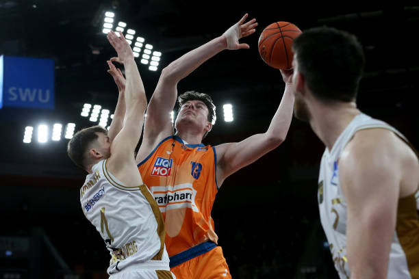 球迷事实还 球迷事实还