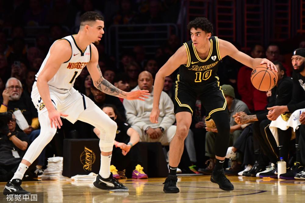 刘殿座在吸 刘殿座在吸